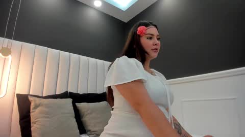 Mia online show from March 2025 11:29:02 AM