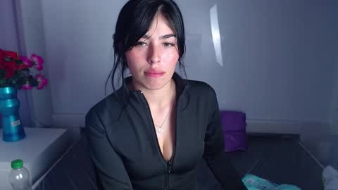 mia_charlothe online show from December 2024 08:21:02 PM