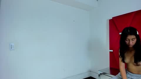 Snapshot of mia_clark18 chatting on November 2025 08:53:02 PM mia_clark18 online show from November 2025 08:53:02 PM