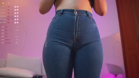 Snapshot of mia_coliin chatting on October 2025 05:03:01 PM Anna online show from October 2025 05:03:01 PM