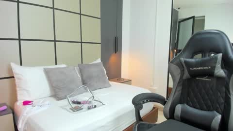 Snapshot of mia_collins96 chatting on October 2025 02:37:02 AM M I A online show from October 2025 02:37:02 AM