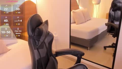 Snapshot of mia_collins96 chatting on November 2025 02:28:02 AM M I A online show from November 2025 02:28:02 AM