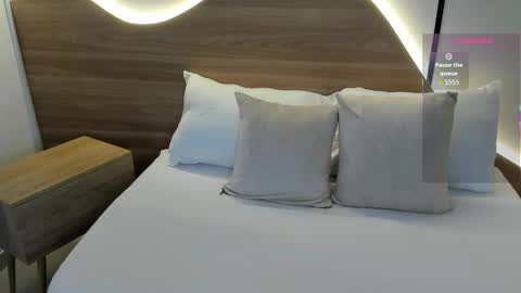 Snapshot of mia_collins96 chatting on November 2025 02:54:01 AM M I A online show from November 2025 02:54:01 AM