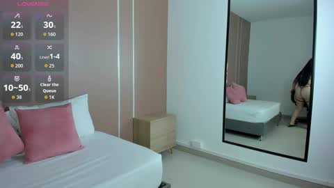 Snapshot of mia_collins96 chatting on December 2025 02:39:01 AM M I A online show from December 2025 02:39:01 AM