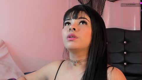 Mia online show from December 2024 04:28:02 PM
