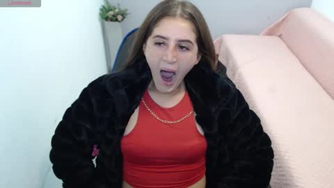 Mia online show from December 2025 01:29:02 PM