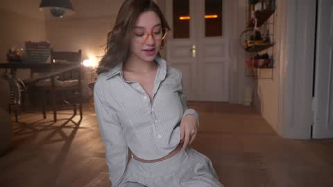 Snapshot of mia_dynasty chatting on October 2025 06:09:01 PM Mia online show from October 2025 06:09:01 PM