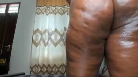 Snapshot of mia_ebbony chatting on October 2025 07:40:01 AM mia_ebbony online show from October 2025 07:40:01 AM