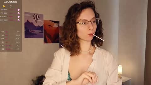 Mia  online show from February 2025 10:00:02 AM