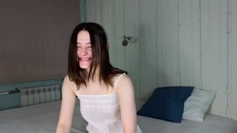 Mia online show from February 2025 05:53:01 AM