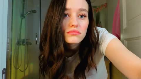 Mia online show from February 2025 05:37:01 AM