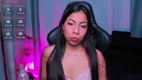 Mia online show from December 2024 01:45:01 PM
