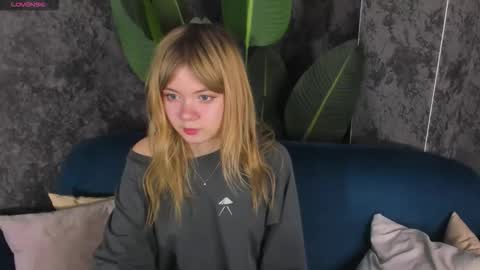 Minnie online show from November 2025 09:30:01 AM