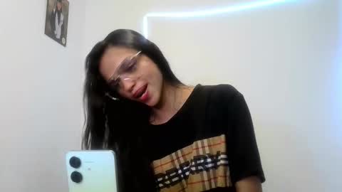 mia lucy 21 online show from October 2025 01:45:02 PM