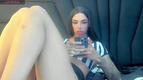 Mia3 online show from January 2025 12:45:01 AM