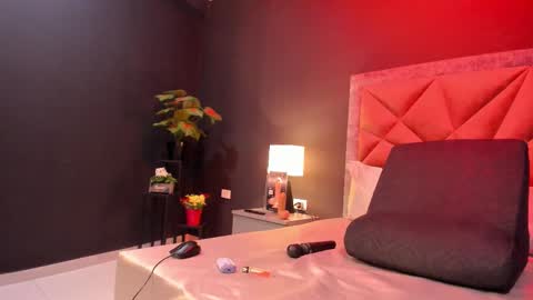 Snapshot of mia_milff chatting on October 2025 06:42:02 PM MIA online show from October 2025 06:42:02 PM