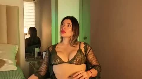 Snapshot of mia_monroe_888 chatting on November 2025 09:58:01 PM Mia Monroe online show from November 2025 09:58:01 PM