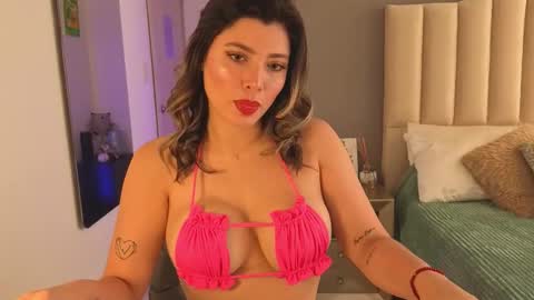 Snapshot of mia_monroe_888 chatting on November 2025 04:18:02 PM Mia Monroe online show from November 2025 04:18:02 PM