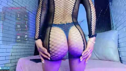Mia online show from September 2025 03:17:01 AM