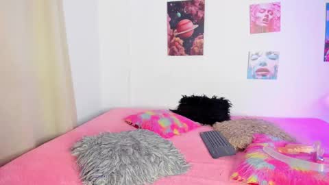 mia_purplee online show from October 2025 03:13:02 AM