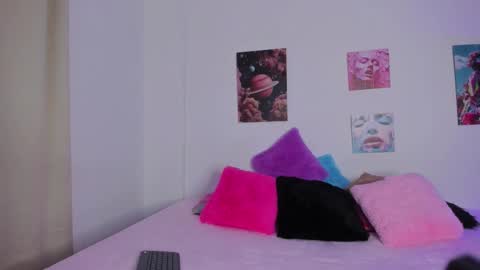 mia_purplee online show from November 2025 03:06:01 AM