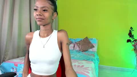 Mia online show from October 2025 02:58:02 PM