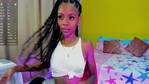 Mia online show from October 2025 01:56:02 PM