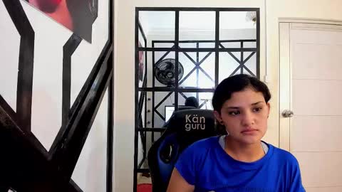 Snapshot of mia_rq chatting on October 2025 07:01:01 PM MIA online show from October 2025 07:01:01 PM