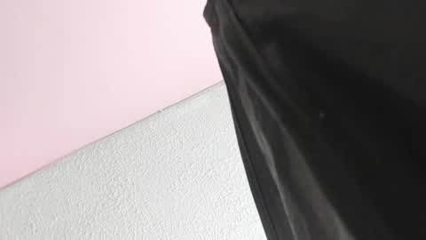 Mia . online show from November 2025 11:46:02 AM