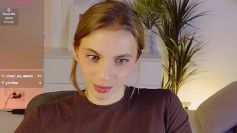 Mia online show from November 2025 06:24:01 AM