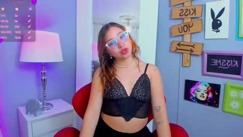 Snapshot of mia_skys chatting on September 2025 12:05:01 PM Mia online show from September 2025 12:05:01 PM