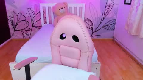 Snapshot of mia_vanucci chatting on October 2025 09:20:01 PM Mia Vanucci online show from October 2025 09:20:01 PM