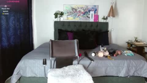 Snapshot of mia_velvet1 chatting on October 2025 02:15:01 PM MIA online show from October 2025 02:15:01 PM