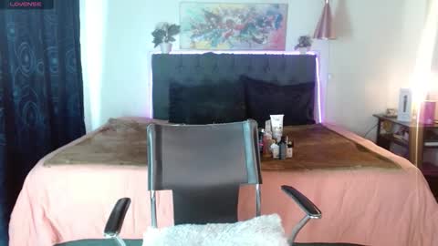 Snapshot of mia_velvet1 chatting on November 2025 01:44:02 PM MIA online show from November 2025 01:44:02 PM