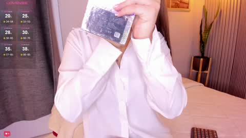 Mia White  online show from December 2024 12:49:01 PM