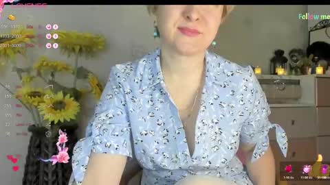 Snapshot of mia_wintermood chatting on February 2025 09:21:02 AM MelaniaMia online show from February 2025 09:21:02 AM