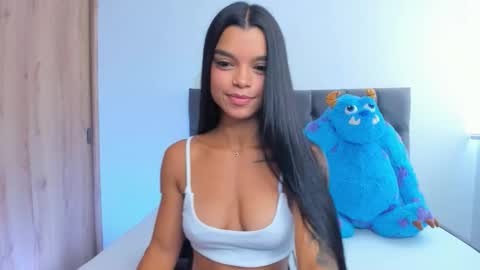 Snapshot of mia_world_ chatting on October 2025 04:51:01 PM online show from October 2025 04:51:01 PM