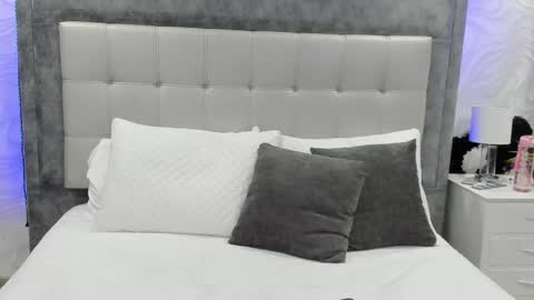 miaa_cooper_ online show from September 2025 11:21:02 AM