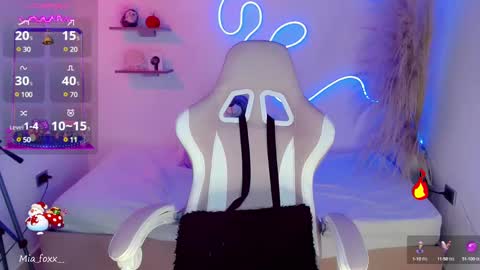Mia online show from December 2024 02:10:02 AM