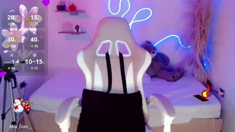Mia online show from January 2025 03:09:02 AM