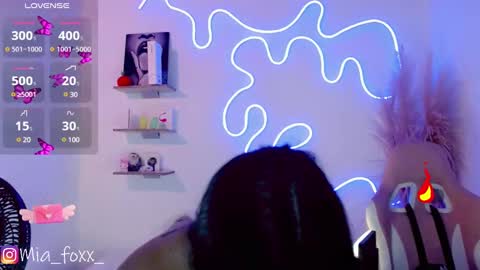 Mia online show from March 2025 05:07:01 AM