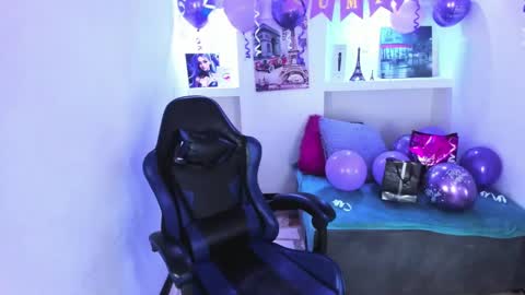 Snapshot of miaa_scott chatting on September 2025 12:32:01 PM online show from September 2025 12:32:01 PM