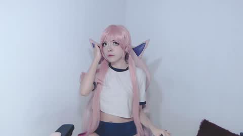 Mia online show from February 2025 07:40:02 PM