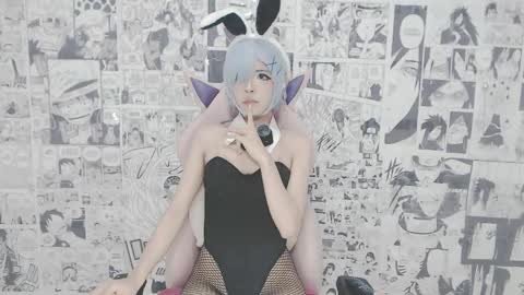 Mia online show from September 2025 02:49:02 AM