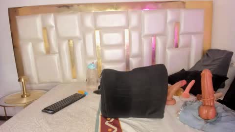 Snapshot of miaaxxx_ chatting on November 2025 03:06:02 AM Mia online show from November 2025 03:06:02 AM