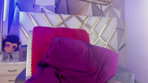   online show from February 2025 03:37:02 PM