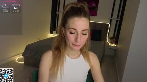 Snapshot of miacarver chatting on September 2025 08:04:01 AM Mia online show from September 2025 08:04:01 AM