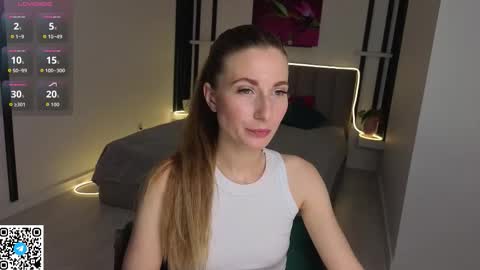 Snapshot of miacarver chatting on September 2025 07:43:02 AM Mia online show from September 2025 07:43:02 AM