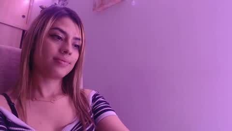 Miia  online show from November 2025 03:18:02 AM