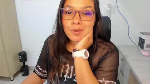 IG Yojanagomez  online show from March 2025 04:44:01 PM